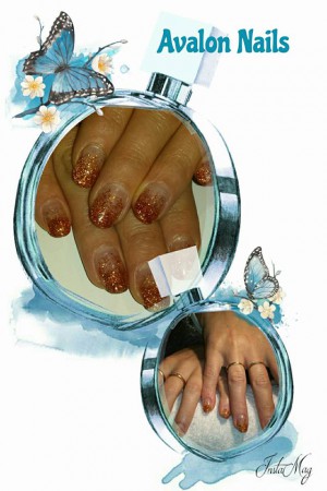 Acryl verlenging met glitter fading bij nagelbijtster